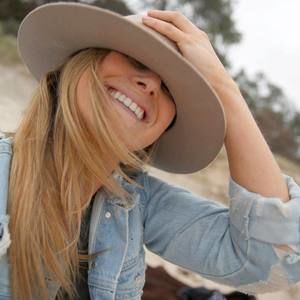 Meet your Posher, Cassie